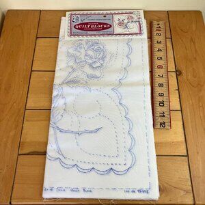 Pre-Printed 6 Quilt Blocks Rose Flower Design Nojae by Fairway NWT 18x18" 95395